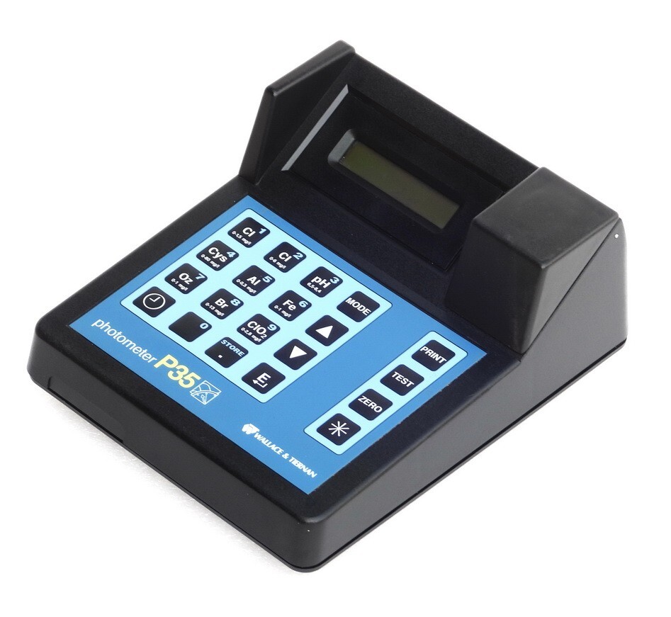 WALLACE & TIERNAN PORTABLE DIGITAL DISPLAY PHOTOMETER MODEL P35 – GERMANY