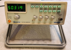 GW INSTEK MODEL GFG-8250 FUNCTION GENERATOR TESTED