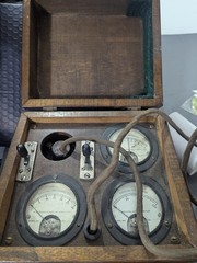 3 Weston 301 Voltmeter Milliammeter Tube Checker Instrument in Wood box 5 30 150