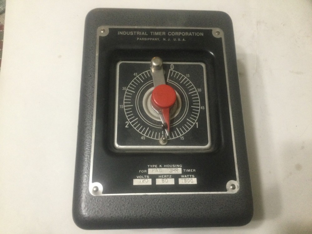 One Industrial Timer Type K Housing for PAB 3 HR Timer 120V 60 HZ 1500W. NOS.