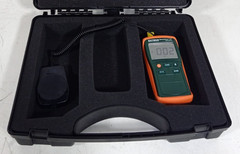 Extech Instruments EasyView 31 Light Meter with Hard Case