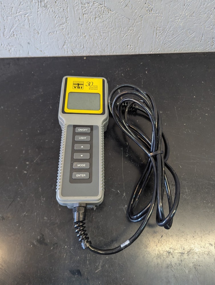 YSI 30 Salinity Conductivity Temperature Meter 30-10 FT