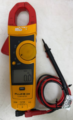 👀 FLUKE 600 VAC DIGITAL CLAMP METER W/ LEADS 334
