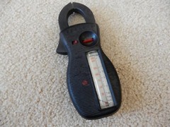 AMPROBE ULTRA AC VOLT CLAMP VOLTAGE TESTER AMP 0-300 RANGE 0-600 VOLT RANGE