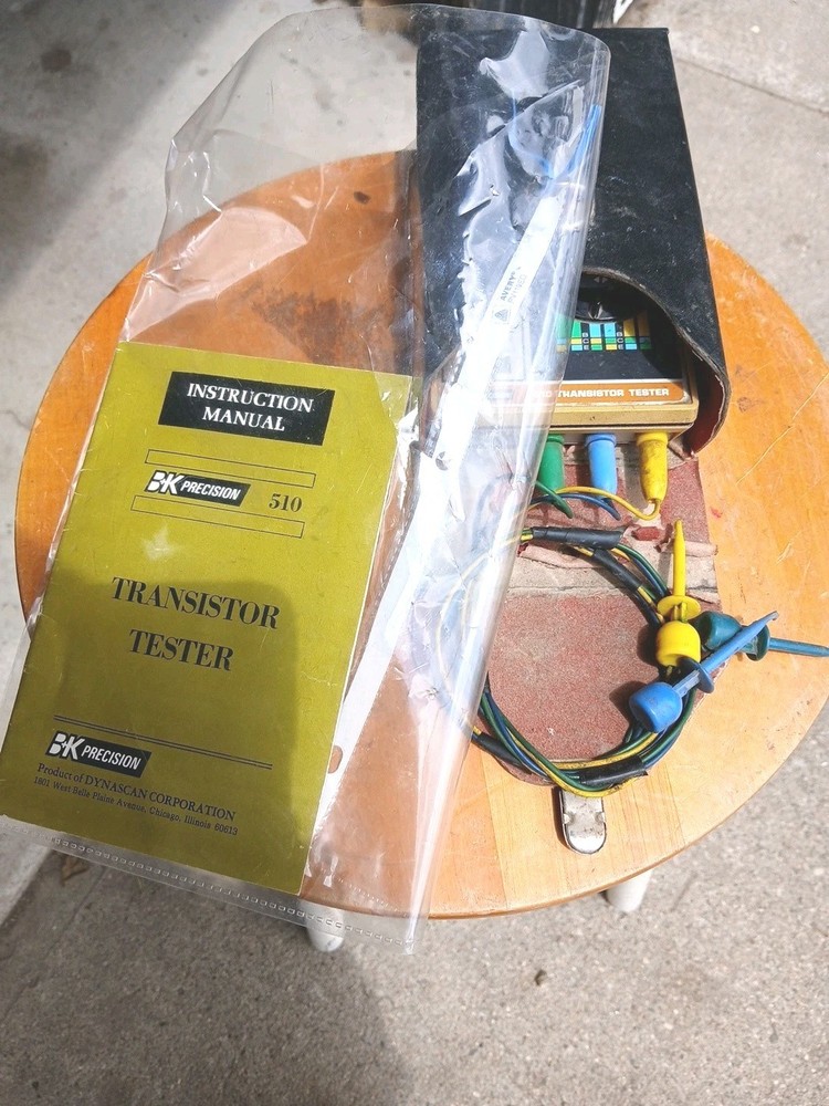 VTG B&K Precision 510 Transistor Tester with Case, Leads & Manual Needs Battery