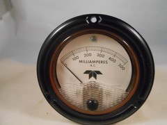 31-013497 AC MILLIAMPERES 0-500 NEW OLD STOCK 3 1/2″ ROUND 4″ DEEP
