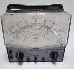 TRIPLETT MODEL 800 V-O-M TYPE 2 ANALOG VOLTAGE METER AC-6000V-DC VINTAGE