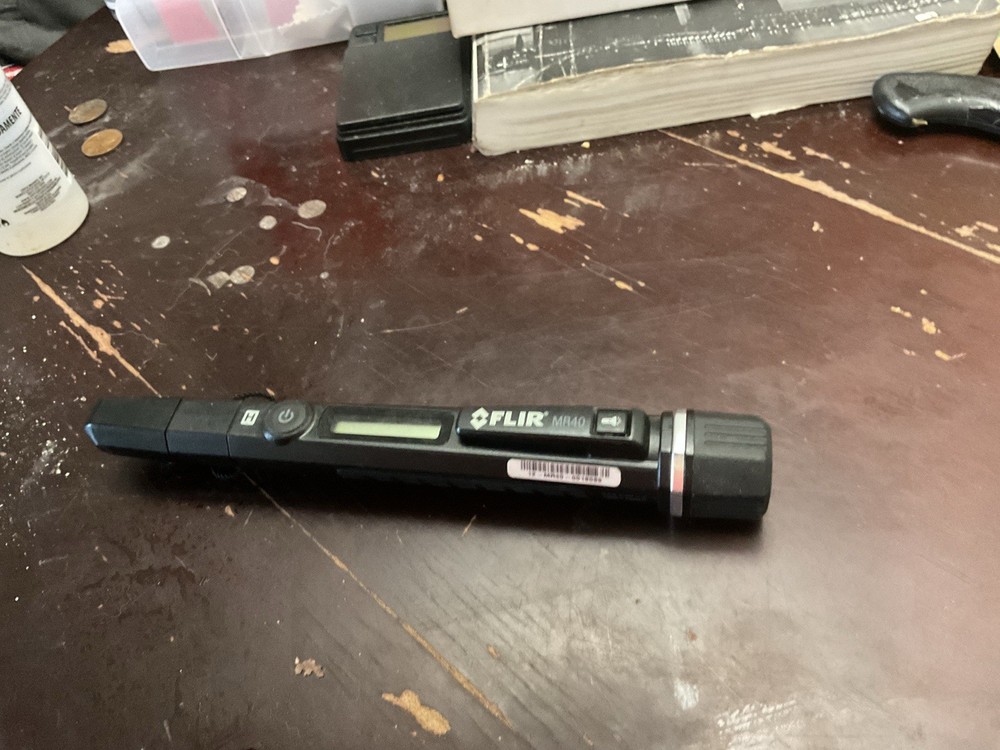 FLIR MR40 Moisture Meter Detector & Flashlight