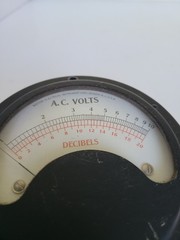 Vintage Weston ® 0 – 10 AC Volts 0-20 Decibels Model 643 Round Black Panel Meter