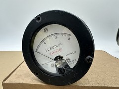 TRIOLAB MODEL 301-1 A.C. Millivolts 13532-2 TUBE VOLT METER 30mvac Vintage USA