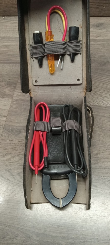Vintage Amprobe Model RS1 Voltage Amp Meter with Case & Leads UNTESTED BB