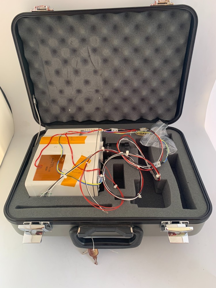 Mikron M190 QTS Infrared Pyrometer 200-1200°C Adjustable Lens 0.75m-∞ w/ Case