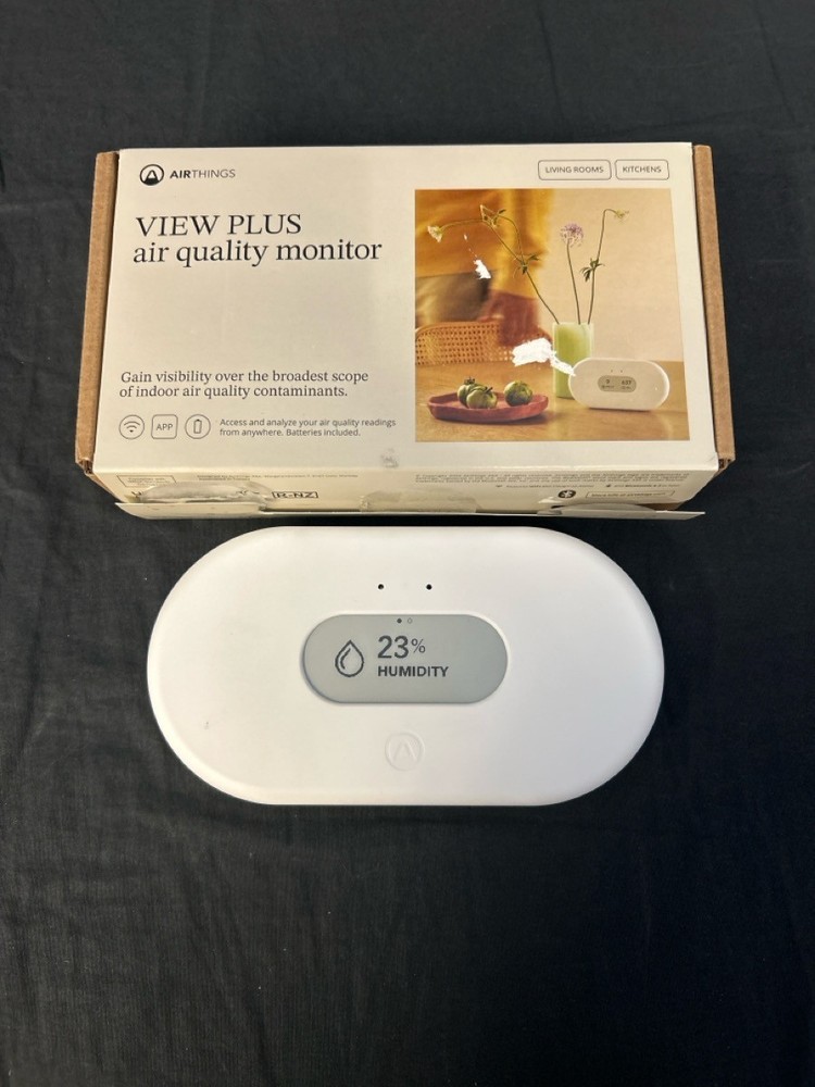 AIRTHINGS VIEW PLUS MODEL 2960 RADON & AIR QUALITY MONITOR IN BOX (B26006061)