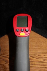AMPROBE IR-720 Infared Thermometer & Case BAD SCREEN