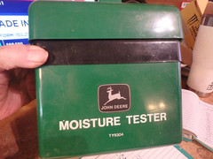 4N -vintage JOHN DEERE grain moisture tester model TY9304 -untested