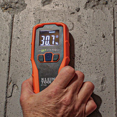 Klein Tools ET140 Pinless Moisture Meter for Non-Destructive Moisture Detection